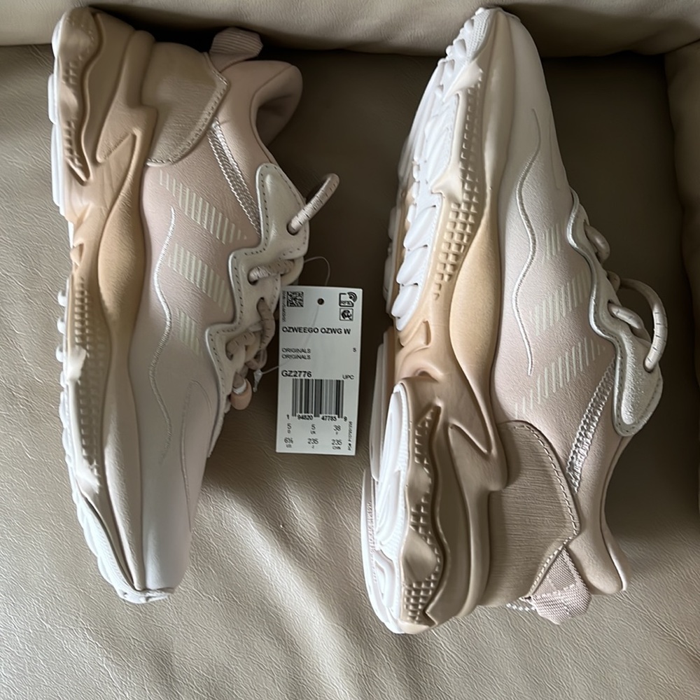 Ozweego Ozwg womens size 6.5 US